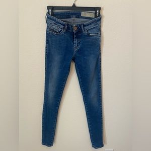 Woman’s size 25 DIESEL Jean straight leg